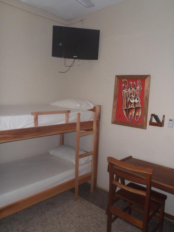 The Sleepy Hippo Hotel Аккра Экстерьер фото